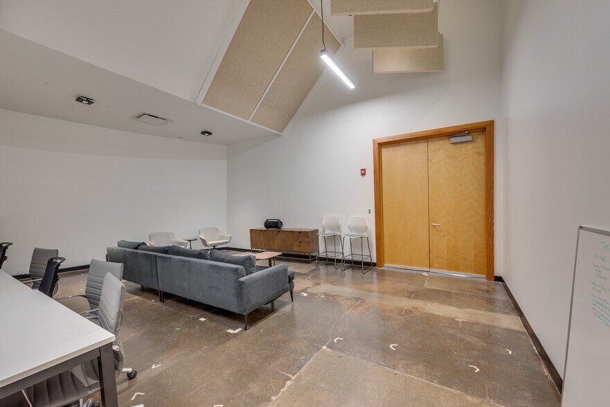 More Photos Of 613 Ewing Ave, Nashville Loft Creative Space For Lease