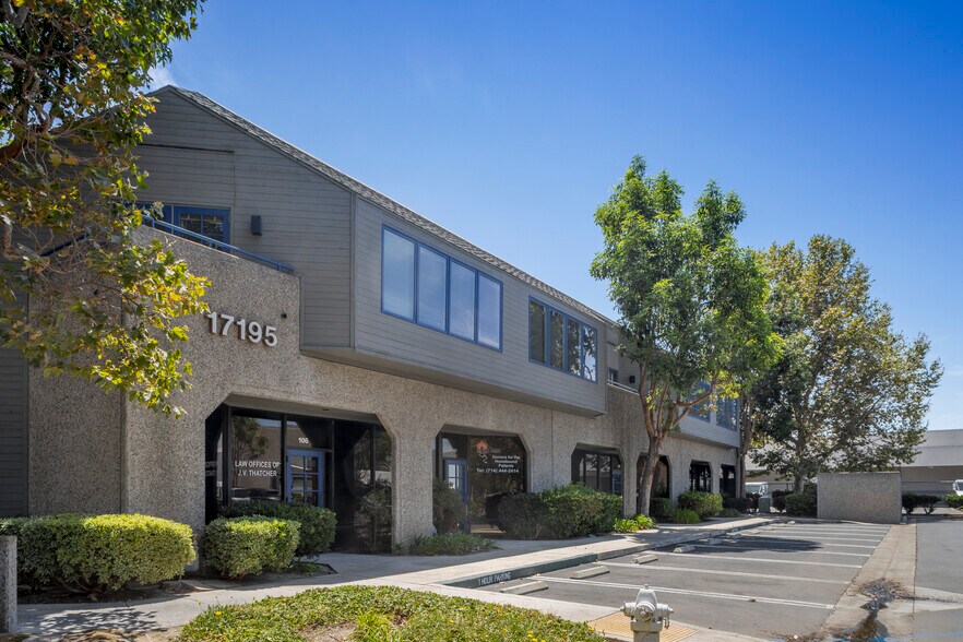 More Photos Of 17151 Newhope St, Fountain Valley Unknown For Lease