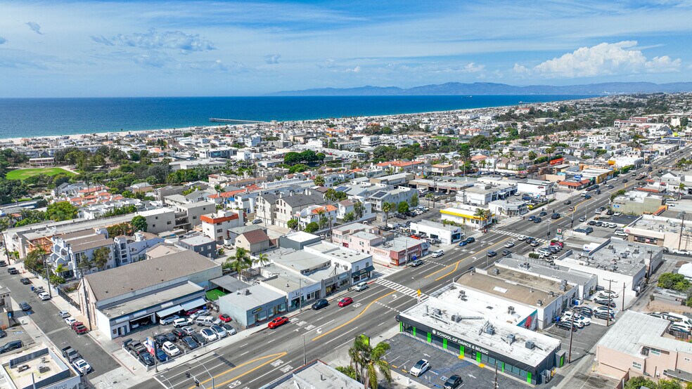 More Photos Of 750 4th St, Hermosa Beach Storefront Retail Residential For Sale