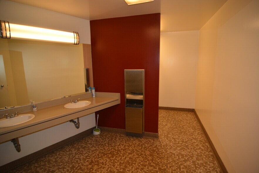 More Photos Of 9543 Culver Blvd, Culver City Loft Creative Space For Lease