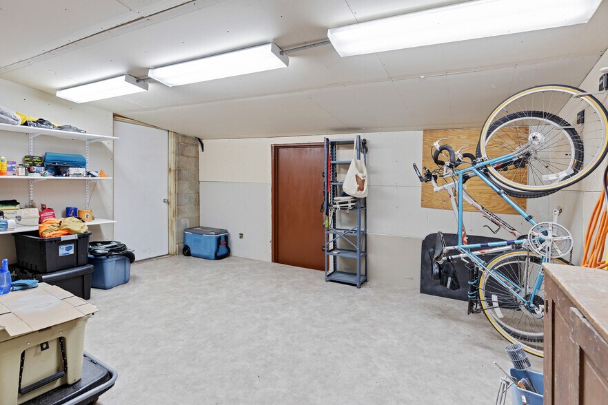 More Photos Of 8621 US Hwy 12, Richmond Bar For Sale