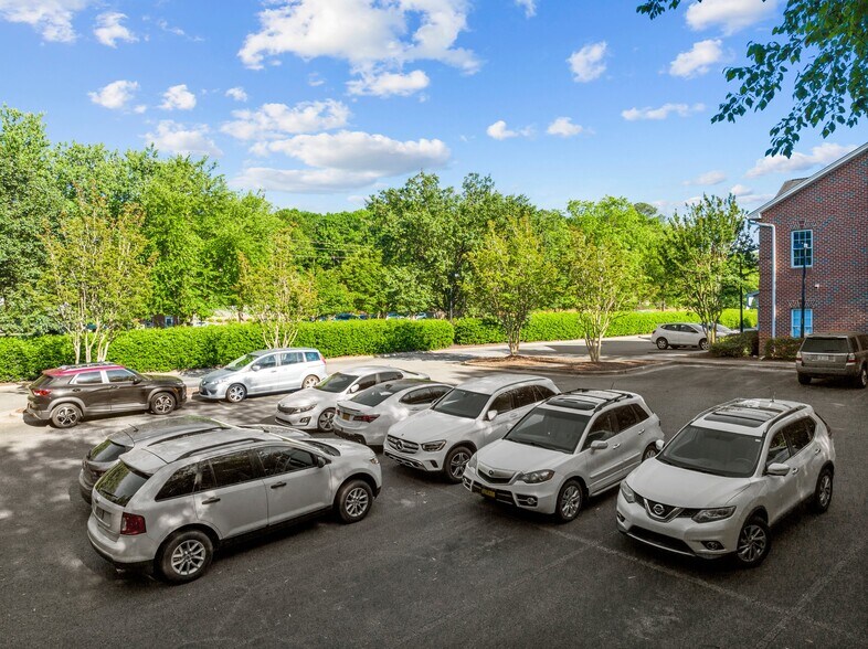 More Photos Of 6531 Creedmoor Rd, Raleigh Office For Sale