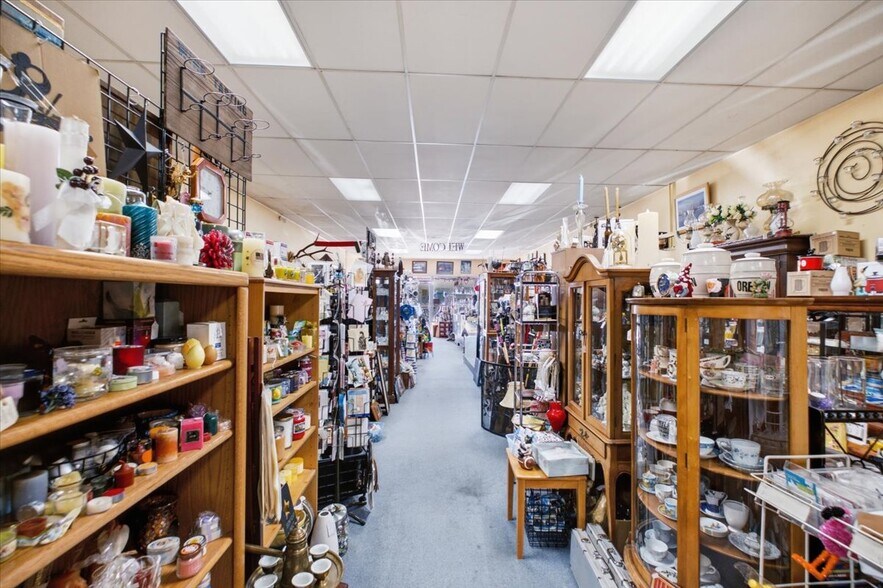 More Photos Of 764 S Main St, Lebanon Storefront For Sale