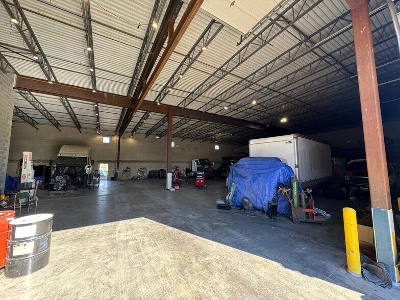 More Photos Of 800 Mount Holly Rd, Beverly Warehouse For Lease