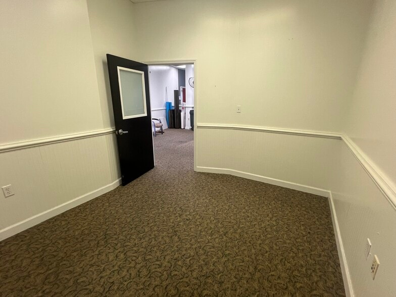 More Photos Of 897 N Monroe St, Tallahassee Office For Lease