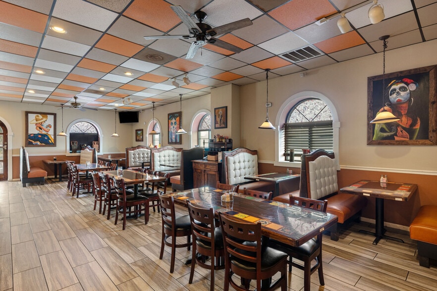 More Photos Of 480 Mary Esther Blvd NW, Fort Walton Beach Restaurant For Lease