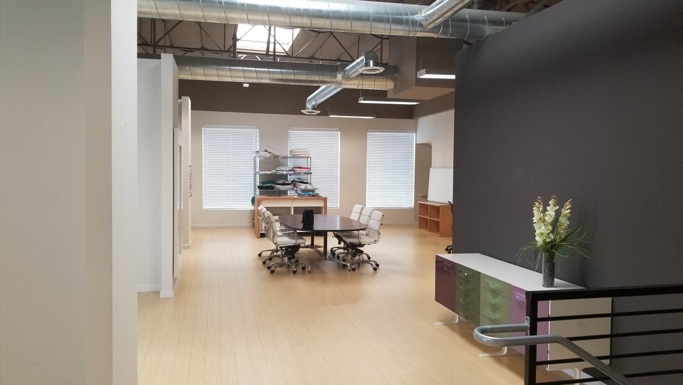 More Photos Of 325 N Puente St, Brea Light Manufacturing For Lease