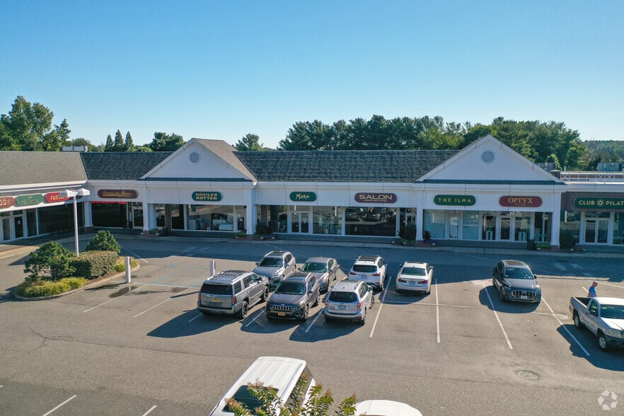 More Photos Of 7947 Jericho Tpke, Woodbury General Retail For Lease