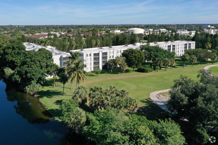 More Photos Of 8445 Springtree Dr, Sunrise Apartments For Sale