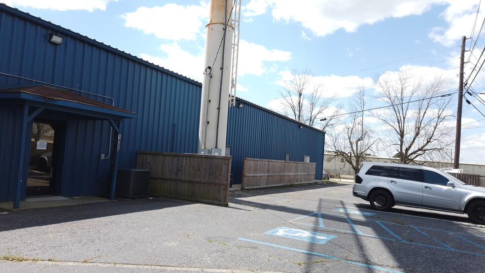 More Photos Of 1900 A Northside Industrial Blvd, Columbus Warehouse For Lease