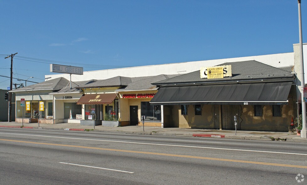 More Photos Of 601-609 N La Brea Ave, Los Angeles Storefront For Sale