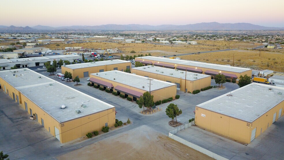 More Photos Of 17229 Lemon St, Hesperia Warehouse For Lease