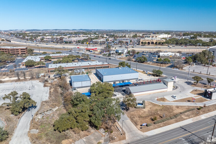 More Photos Of 10927 Fredericksburg Rd, San Antonio Unknown For Lease