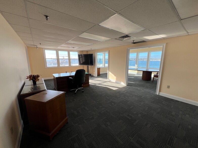 More Photos Of 402-404 Thames St, Groton Office For Lease