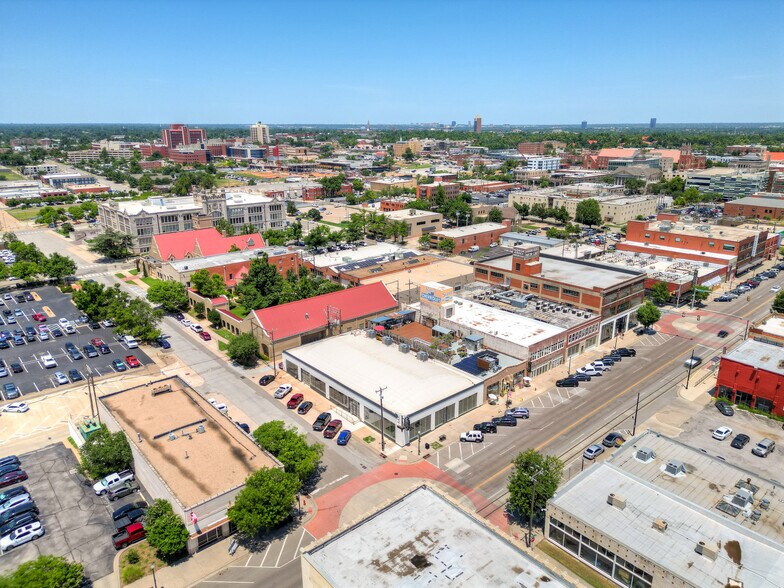 More Photos Of 801 N Broadway Ave, Oklahoma City Storefront Retail Office For Lease