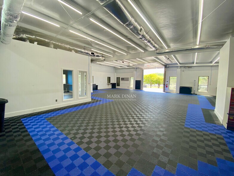 More Photos Of 102 Hilltop Dr, Pelham Medical For Lease