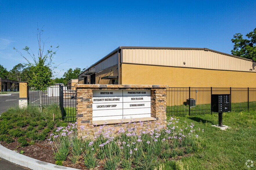 More Photos Of 1059 Duck Box, Umatilla Light Manufacturing For Sale