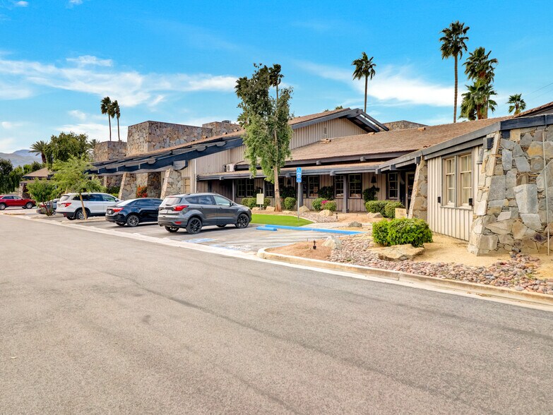 More Photos Of 40004 Cook St, Palm Desert Medical For Lease