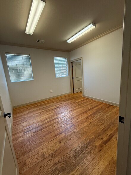 More Photos Of 5592 Davis Blvd, North Richland Hills Office Residential For Sale