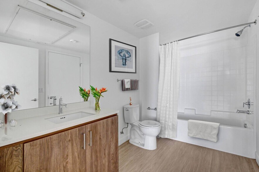 More Photos Of 6625 Reseda Blvd, Reseda Apartments For Lease