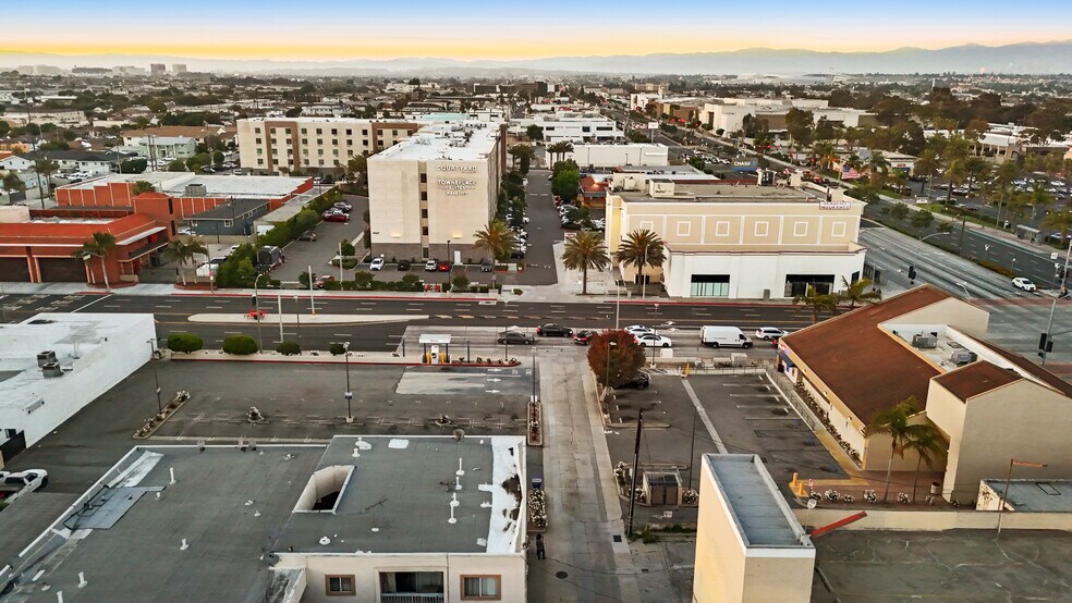 More Photos Of 12801 Hawthorne Blvd, Hawthorne General Retail For Sale