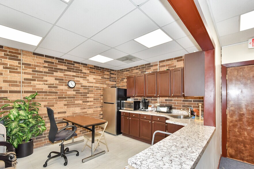 More Photos Of 935 W 175th St, Homewood Medical For Sale