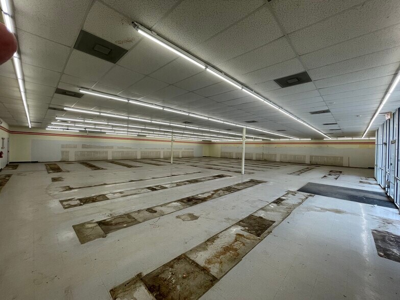 More Photos Of 8260 State Highway 155, Frankston Freestanding For Sale