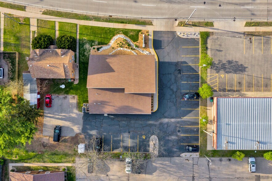 More Photos Of 3125 Main St, Stevens Point Office For Sale