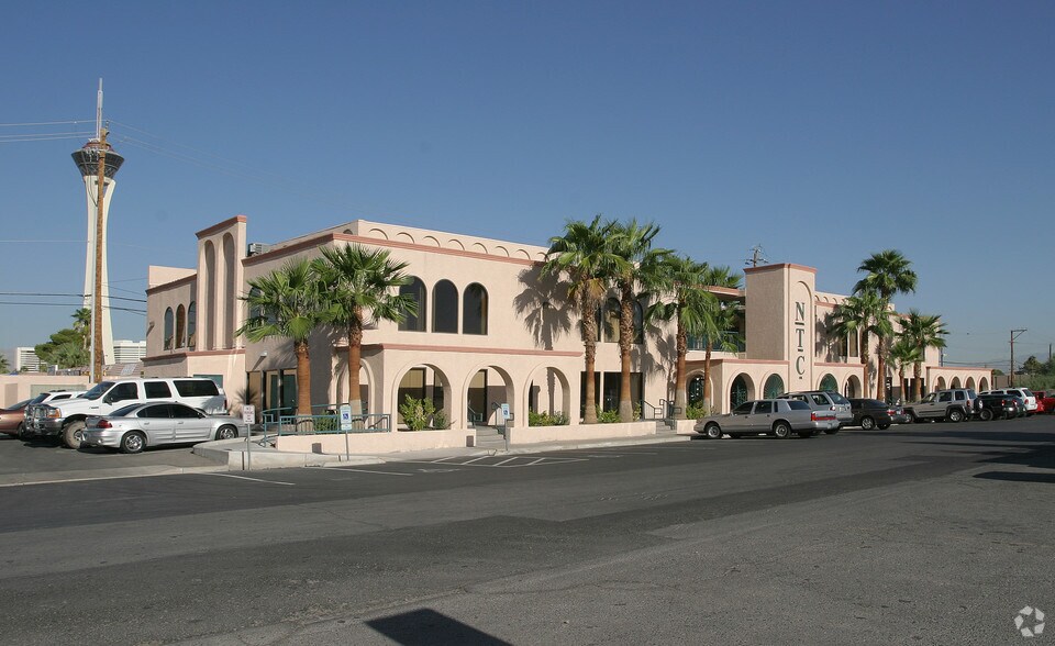 More Photos Of 714 E Sahara Ave, Las Vegas Office For Sale
