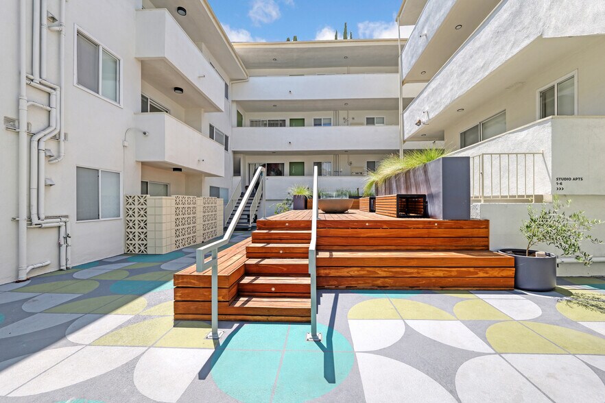 More Photos Of 6615 Franklin Ave, Los Angeles Apartments For Sale