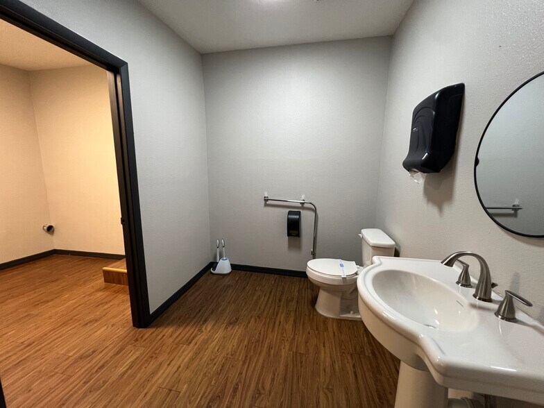 More Photos Of 512 S Dale Mabry Hwy, Tampa Office For Sale