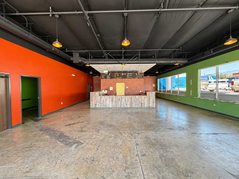 More Photos Of 1386 E Foothill Blvd, Upland Restaurant For Lease