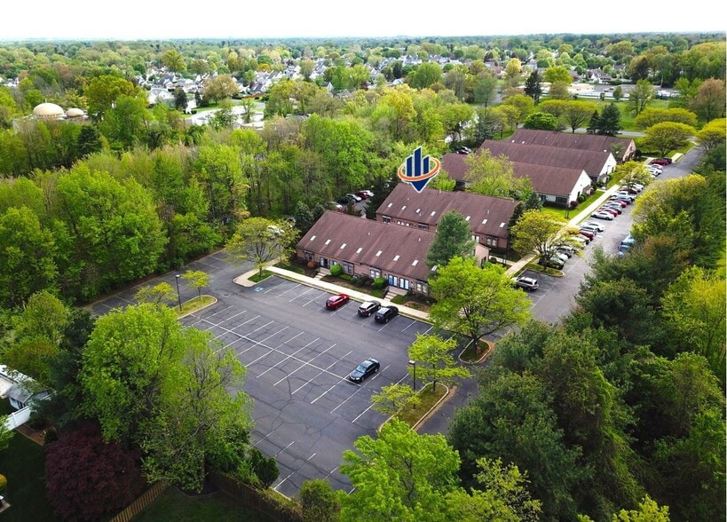 More Photos Of 1609 Woodbourne Rd, Levittown Office For Lease