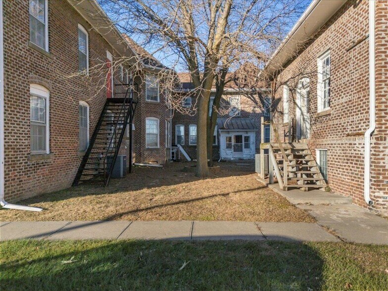 More Photos Of 21551 270th St, Mc Clelland Office For Sale