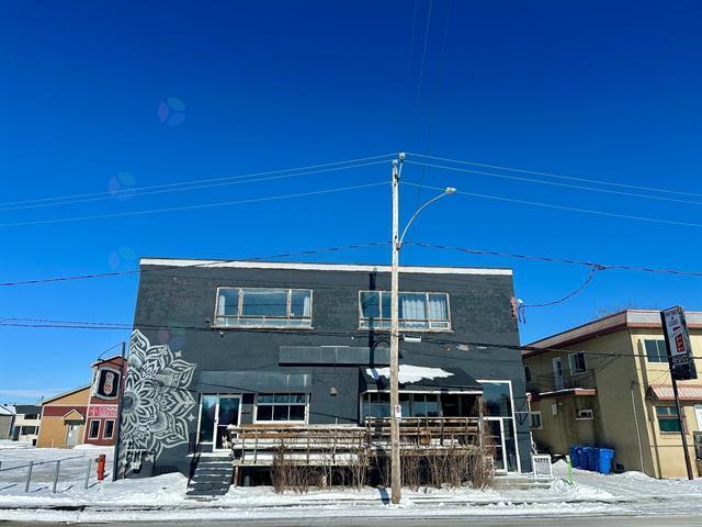 More Photos Of 156-158 Léopold Rue, Cowansville General Retail For Sale