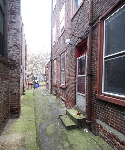 More Photos Of 2035 E Allegheny Ave, Philadelphia Apartments For Sale