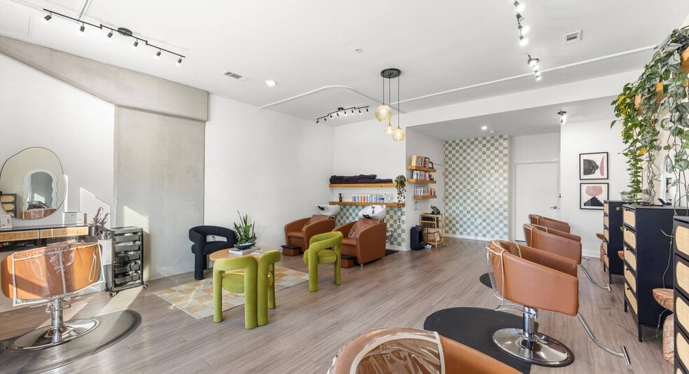 More Photos Of 4361 S Congress Ave, Austin Apartments For Sale