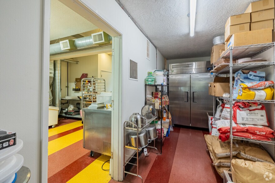 More Photos Of 2816 NE Halsey St, Portland Storefront Retail Residential For Sale