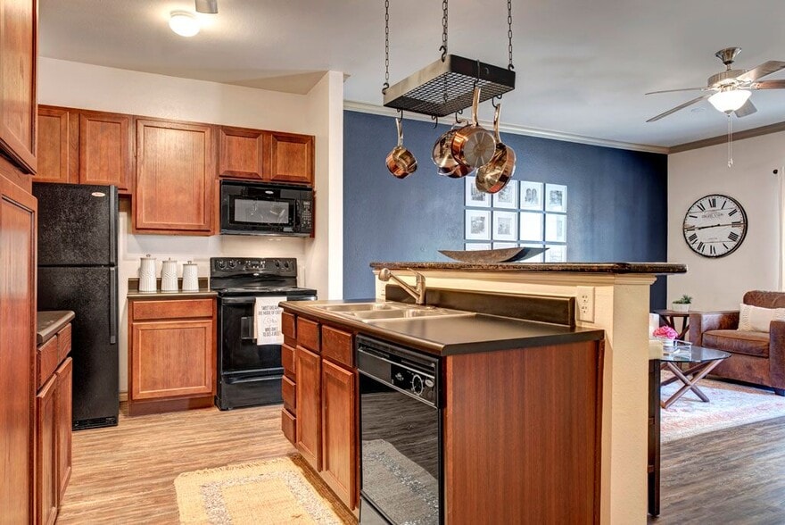 More Photos Of 301-409 N Walker Ave, Oklahoma City Apartments For Lease