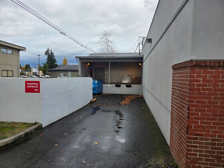 More Photos Of 5655 3rd Ave, Ferndale General Retail For Sale