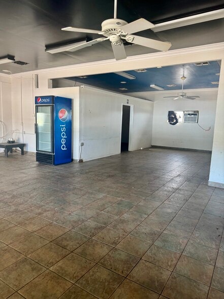 More Photos Of 200 Cecilia St, Alice Convenience Store For Sale