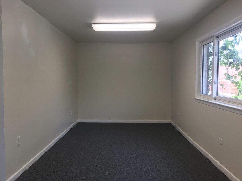 More Photos Of 175 N Washington St, Wheaton Office Residential For Sale