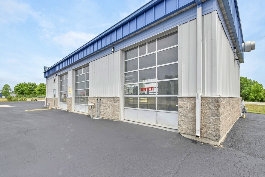 More Photos Of 615 County Road R, Denmark Auto Repair For Sale