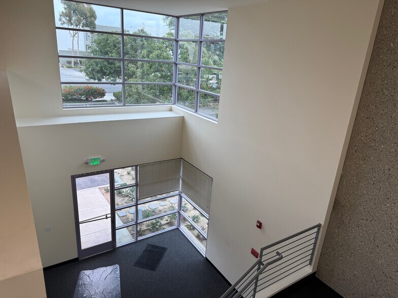 More Photos Of 1201 Maulhardt Ave, Oxnard Warehouse For Lease