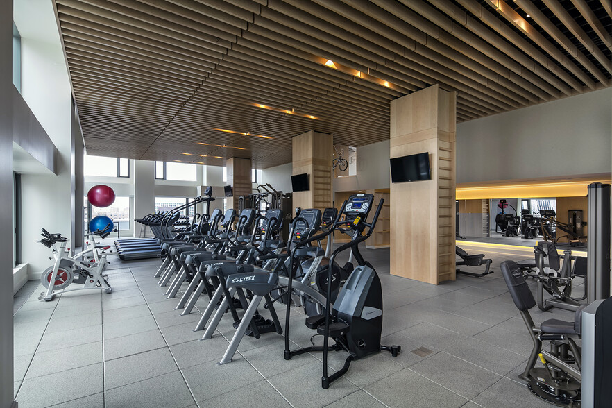 More Photos Of 10 City Pt, Brooklyn Apartments For Lease