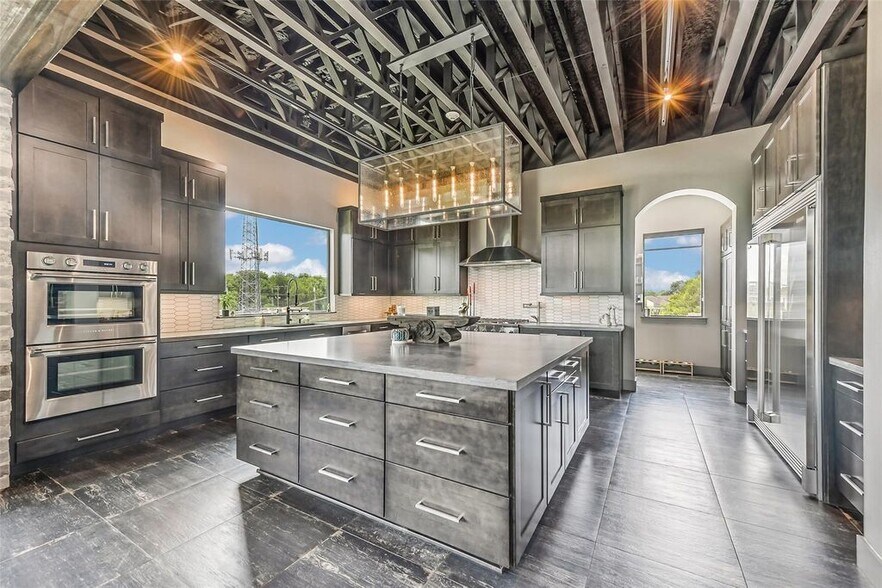 More Photos Of 316 Morningside Dr, Friendswood Loft Creative Space For Sale