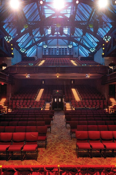 More Photos Of 400 NE Perry Ave, Peoria Theater Concert Hall For Sale