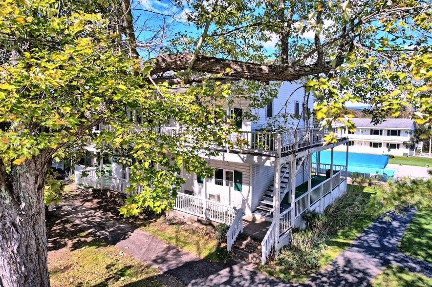 More Photos Of 118 Golden Hill Rd, Cornwallville Hotel For Sale