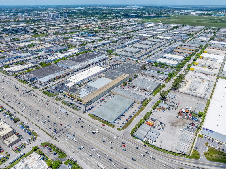 More Photos Of 7000 NW 77th ct, Miami Warehouse For Sale