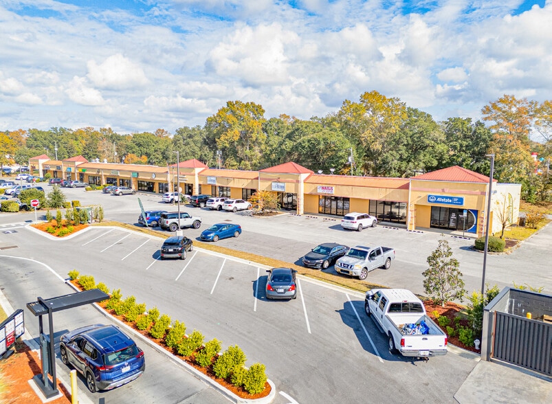 More Photos Of 5624-5646 Woodbine Rd, Pace General Retail For Sale